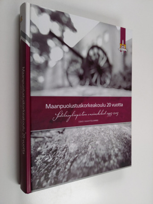 Esko Vaahtolammi : Maanpuolustuskorkeakoulu 20 vuotta : s...