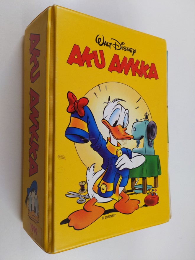 Walt Disney : Aku Ankka vuosikerta 1999 (puuttuu nrot 20,...