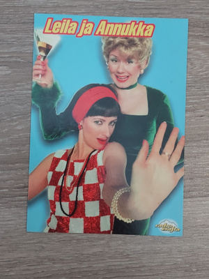 Leila ja Annukka postikortti nimmareilla