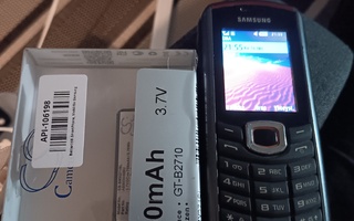Samsung Galaxy  Xcover  gt-b2710 uudella akulla