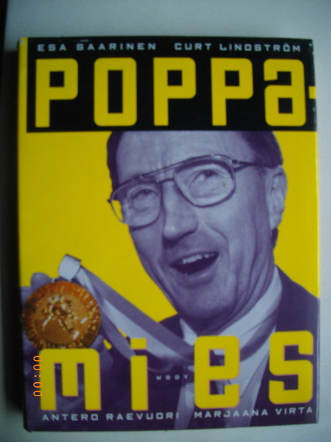Esa Saarinen - Curt Lindström: Poppamies (7.5)