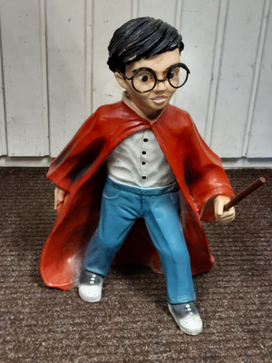 Iso lasikuituinen Harry Potter patsas