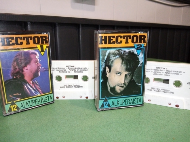 2 kpl C-KASETTI HECTOR 12 ALKUPERÄISTÄ 1 & 2 ( SIS POSTIKULU