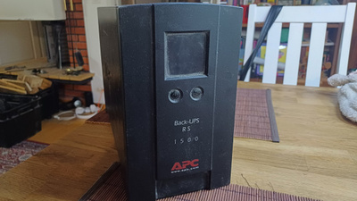 Varavirtalähde UPS APC 1500