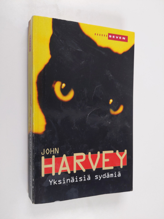 John Harvey : Yksinäisiä sydämiä