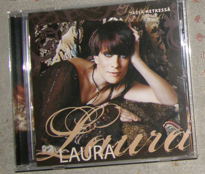 Laura Voutilainen - Tässä hetkessä - CD