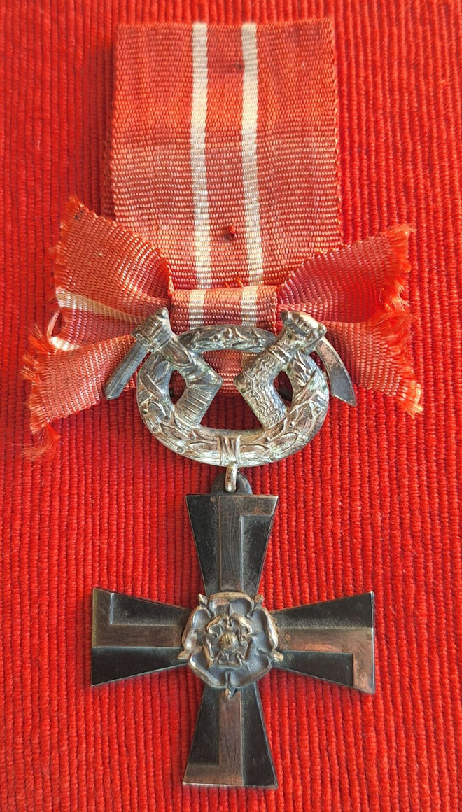 Vapaudenristi 4. lk 1918 miekoin