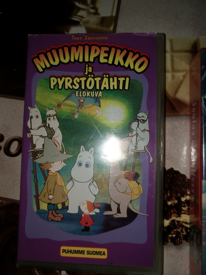 VHS Muumit: Pyrstötähti, Muumilaakson tarin.. joulu, 2 kpl