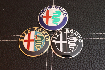 Alfa Romeo Ohjauspyörän Merkit / Eri Värejä / 40