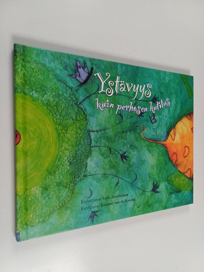 Salla Järveläinen : Ystävyys kuin perhosen kutitus