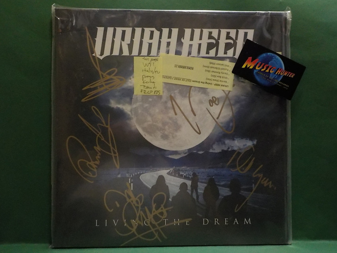 URIAH HEEP - LIVING THE DREAM UUSI LP + NIMMARIT