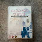 MIAMI VICE THE DEFINITIVE COLLECTION DVD BOX(UUSI/MUOVEISSA) - pikkukuva 1