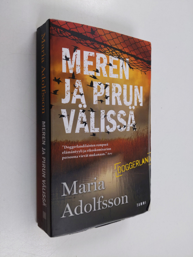 Maria Adolfsson : Meren ja pirun välissä