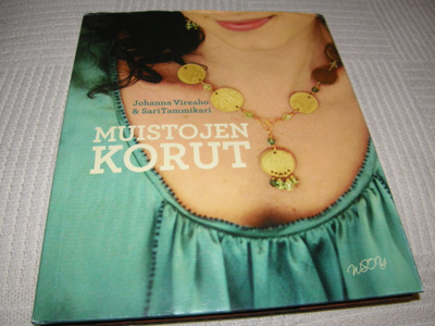 Vireaho - Tammikari Muistojen korut  -sid