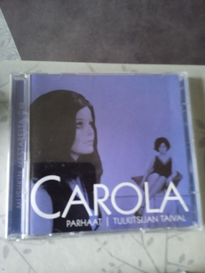 2 CD- LEVYÄ: CAROLA : PARHAAT  TULKITSIJAN TAIVAL