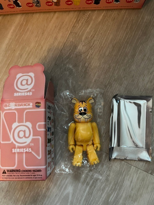 Bearbrick figuuri. The Flintstones.
