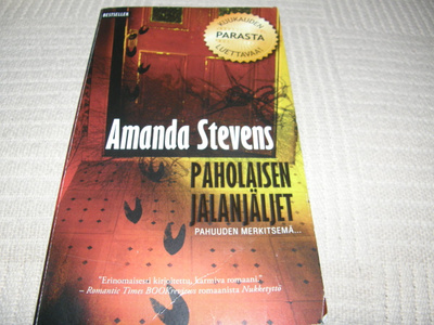 Amanda Stevens Paholaisen jalanjäljet  -pok