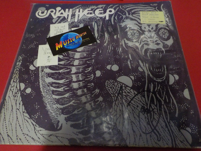 URIAH HEEP - S/T M-/EX- LP KAHDELLA NIMMARILLA