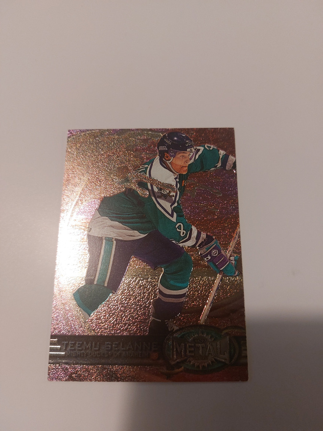 1996-97 Metal Universe #6 Teemu Selänne