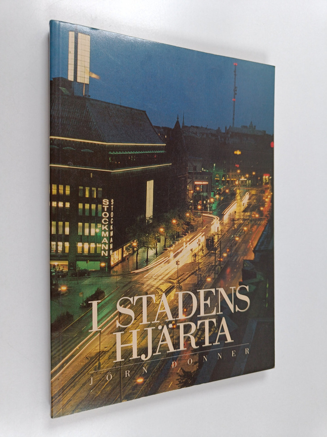 Jörn Donner : I stadens hjärta : åtta försök att beskriva...