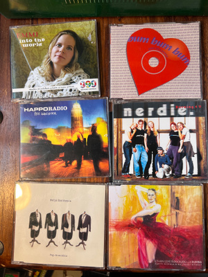 Cds-levyjä 33 kpl. Kotim. rock, pop ym.