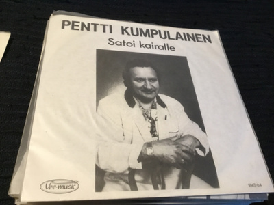 Pentti Kumpulainen Satoi koiralle 1993 single ps