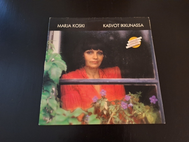 MARJA KOSKI - KASVOT IKKUNASSA ( LP . VINYYLI )