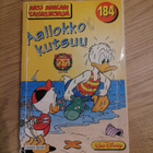 Aku Ankan Taskukirja 184: Aallokko kutsuu - pikkukuva 1
