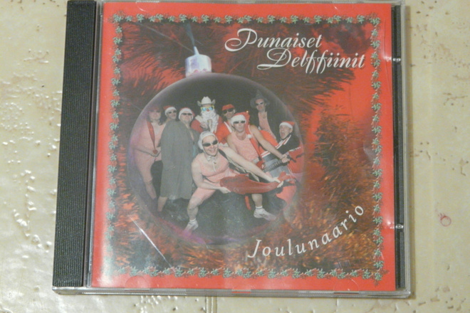 Punaiset Delfiinit: Joulunaario -täysin siisti cd, rare