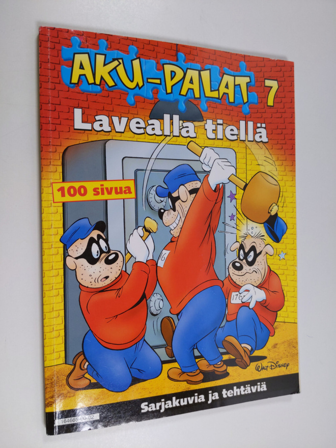 Lavealla tiellä : sarjakuvia ja tehtäviä