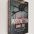 Daniel Cole : Marionetten - pikkukuva 1