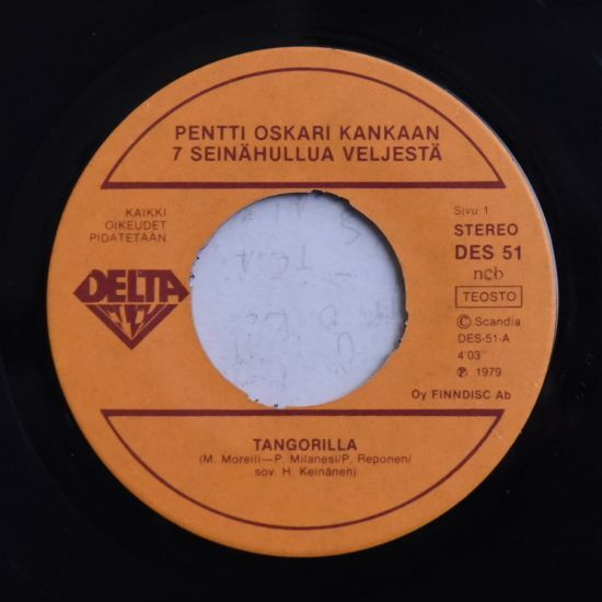SIngle: Pentti Oskari Kankaan 7 seinähullua v - Tangorilla /