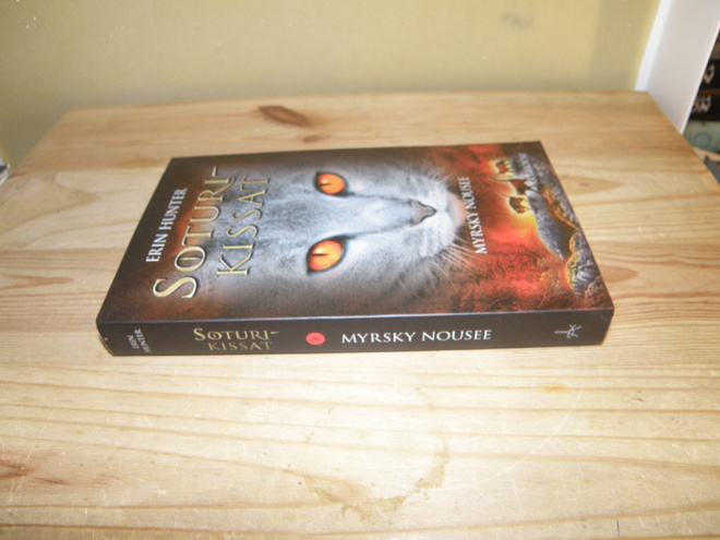 Erin Hunter Soturikissat Myrsky nousee (nidottu)