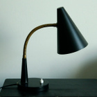Vintage pöytävalaisin musta metallinen kupu & messinkivarsi - pikkukuva 2