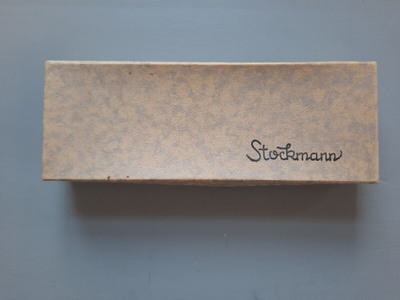 Stockmann tavaratalo, pieni pahvirasia, -40l?