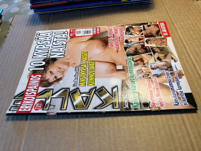 KALLE 9/2002 +gay kalle HIENO