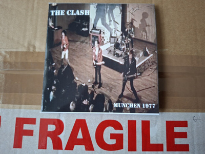 THE CLASH - Schwabinger Brau Munich 4.10.1977 DVDr ..uk punk
