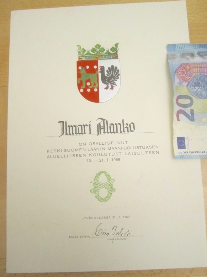 VANHA Luovari Maanpuolustusmerkki 1969