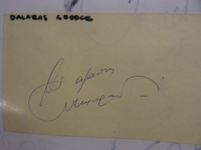 George Dalaras nimikirjoitus paperilla
