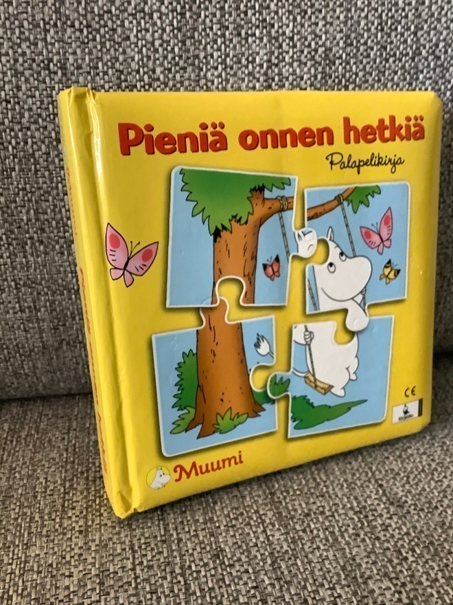 MUUMI - PIENIÄ ONNEN HETKIÄ (PALAPELIKIRJA)