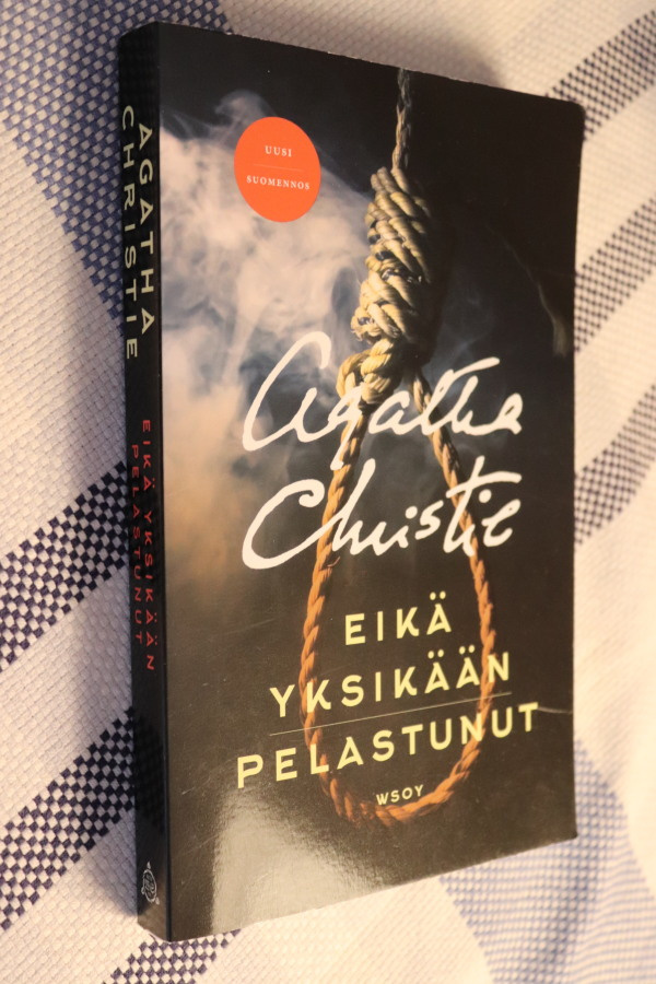 Agatha Christie : Eikä yksikään pelastunut ( 2019 WSOY )