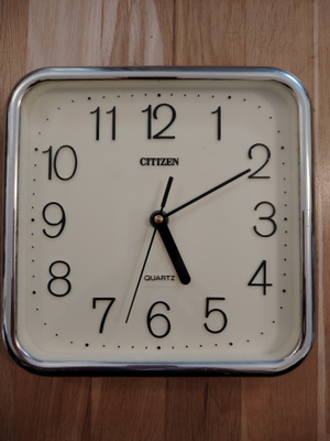CITIZEN SEINÄKELLO