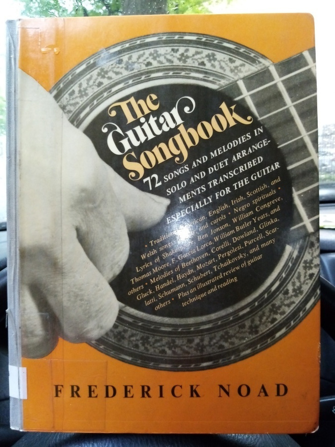 NOAD  :  THE GUITAR SONGBOOK ( SIS POSTIKULU)
