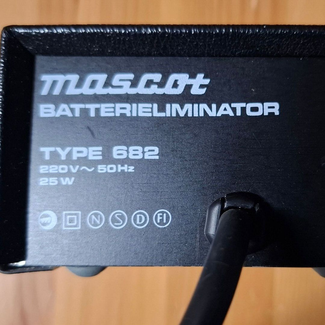 Spectravideo SVI-328 virtalähde