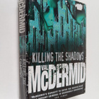 Val McDermid : Killing the shadows - pikkukuva 1