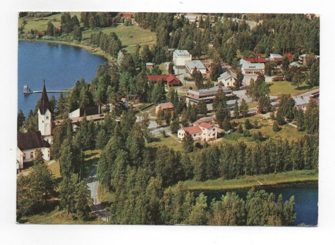Multia: kirkko, ilmakuva (T:mi Karhumäki N:o 3126 väri)