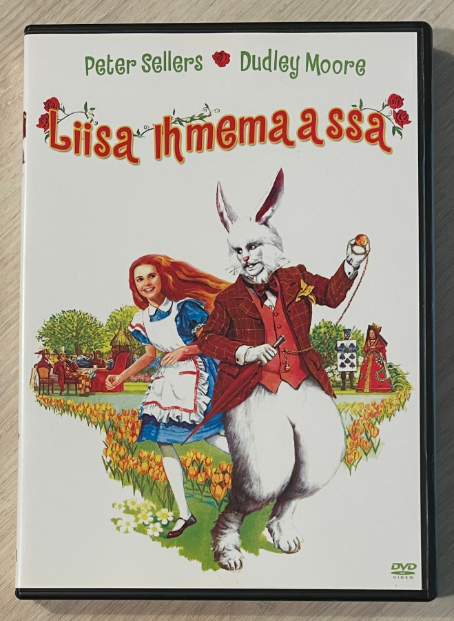 Liisa Ihmemaassa (1972) Peter Sellers, Dudley Moore