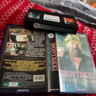 Iso nyrkki ja täydellinen ase Vhs - pikkukuva 1