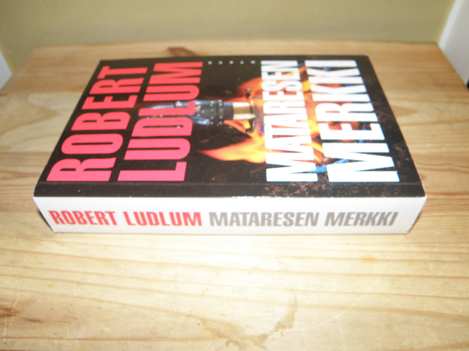 Robert Ludlum Mataresen merkki (nidottu)