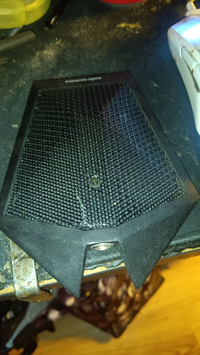 Myydään AT871R pöytämicrofoni audio-technica UniPlate
